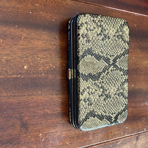 Wallet - Picture 2 of 3